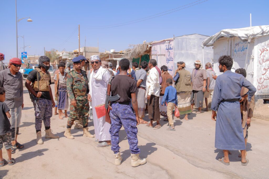 بتوجيهات مدير عام سيئون..مكتب الأشغال العامة والطرق ووحدة النظافة والتحسين بالمديرية ينفذان حملة لإزالة العشوائيات في شارع علي سالم العامري"شاهد الصور" بتوجيهات مدير عام سيئون..مكتب الأشغال العامة والطرق ووحدة النظافة والتحسين بالمديرية ينفذان حملة لإزالة العشوائيات في شارع علي سالم العامري"شاهد الصور"