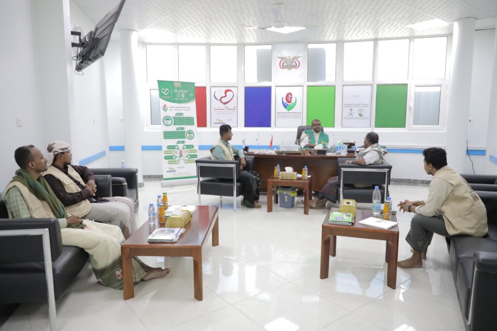 وفد من مؤسسة بصمة رواد الخير بوادي العين وحورة يزور مركز فاطمة بابطين الطبي بسيئون وفد من مؤسسة بصمة رواد الخير بوادي العين وحورة يزور مركز فاطمة بابطين الطبي بسيئون