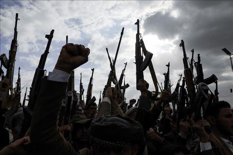 خبراء غربيون يحذرون: لا نهاية لخطر الحوثيين دون عملية برية خبراء غربيون يحذرون: لا نهاية لخطر الحوثيين دون عملية برية