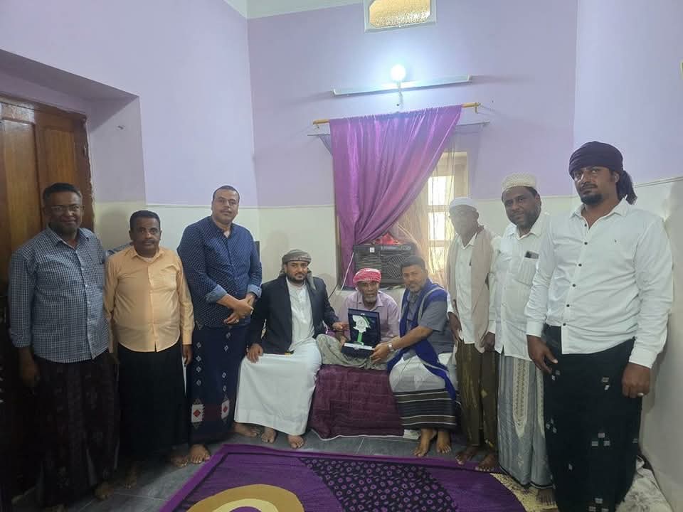 الأمين العام المساعد رئيس مؤتمر حضرموت الجامع بالوادي والصحراء يزور القامة الفنية والأدبية الفنان والملحن القدير حسن صالح باحشوان - الأمين العام المساعد رئيس مؤتمر حضرموت الجامع بالوادي والصحراء يزور القامة الفنية والأدبية الفنان والملحن القدير حسن صالح باحشوان -