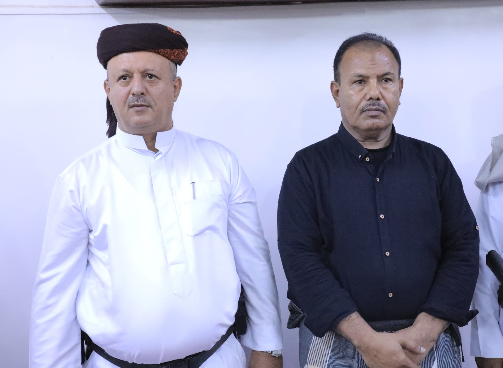 وكيل المحافظة يقدم واجب العزاء لقائد المنطقة العسكرية الأولى ويتقدّم مشيعي جنازة والدته بسيئون وكيل المحافظة يقدم واجب العزاء لقائد المنطقة العسكرية الأولى ويتقدّم مشيعي جنازة والدته بسيئون