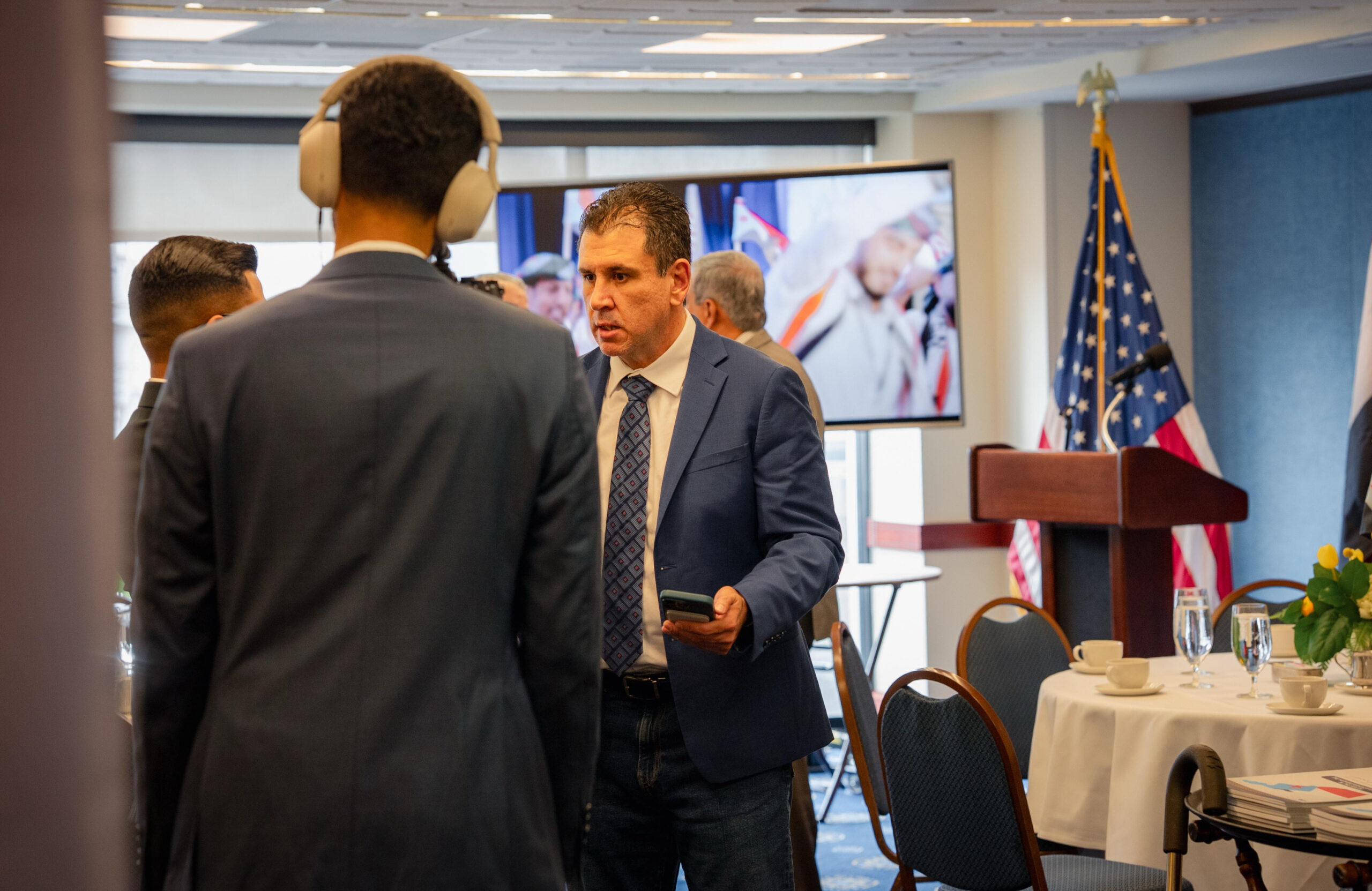 الرئيس الزُبيدي يدشّن بعثة المجلس الانتقالي الجنوبي في الولايات المتحدة الأمريكية الرئيس الزُبيدي يدشّن بعثة المجلس الانتقالي الجنوبي في الولايات المتحدة الأمريكية