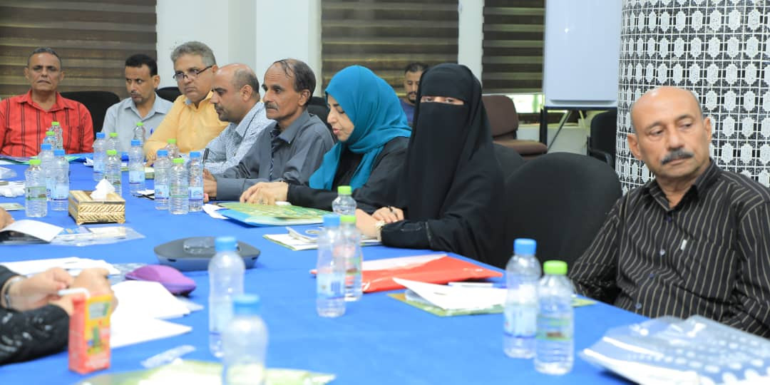 الأمانة العامة تنظم حلقة نقاش عن الحماية القانونية لموظفي القطاع العام والمختلط في عدن الأمانة العامة تنظم حلقة نقاش عن الحماية القانونية لموظفي القطاع العام والمختلط في عدن