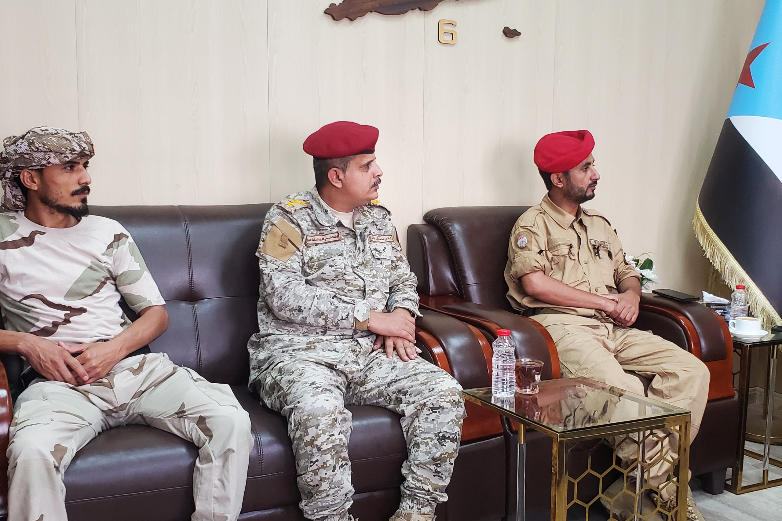 نائب رئيس الهيئة الوطنية للإعلام يلتقي العميد أكرم الحنشي ويشيد بانتصارات محور يافع نائب رئيس الهيئة الوطنية للإعلام يلتقي العميد أكرم الحنشي ويشيد بانتصارات محور يافع