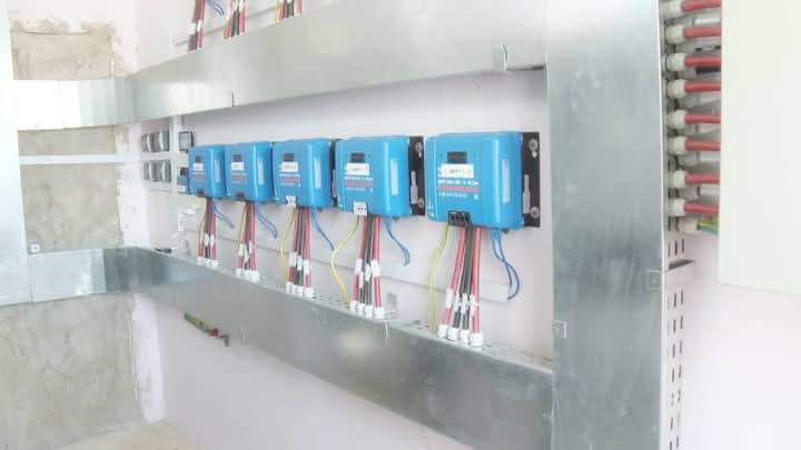 الأمين العام لمحلي حضرموت يدشّن مشروع تزويد مستشفى الشهيد رياض الجريري للحميات بنظام الطاقة الشمسية الأمين العام لمحلي حضرموت يدشّن مشروع تزويد مستشفى الشهيد رياض الجريري للحميات بنظام الطاقة الشمسية