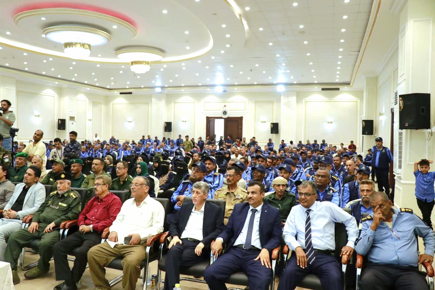 إدارة أمن العاصمة عدن تختتم فعاليات أسبوع المرور العربي بحفل خطابي وتكريمي - إدارة أمن العاصمة عدن تختتم فعاليات أسبوع المرور العربي بحفل خطابي وتكريمي -