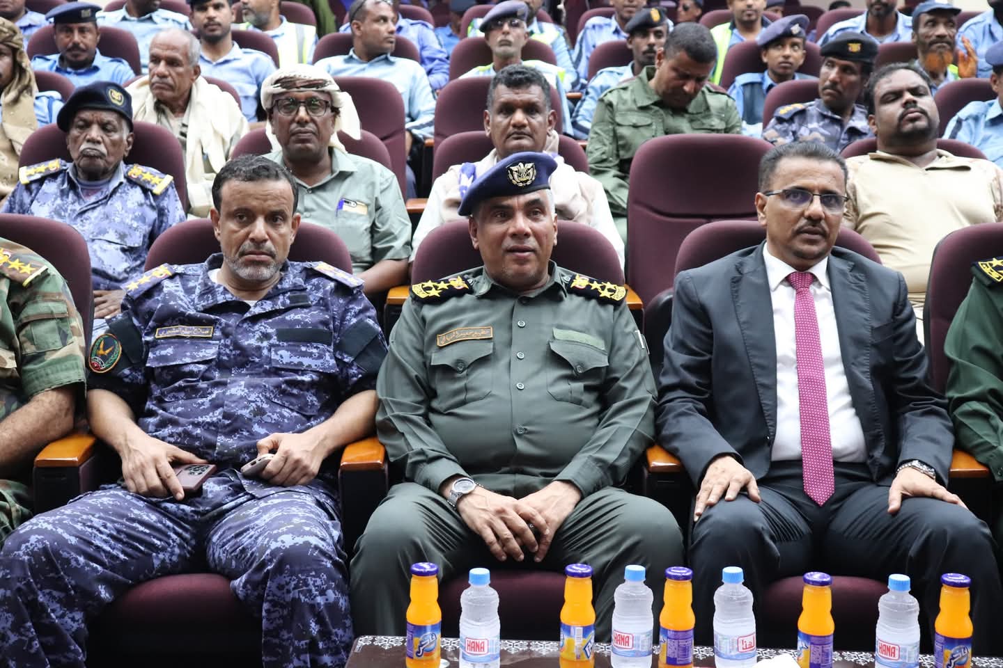 الأمين العام لمحلي حضرموت والمدير العام للأمن والشرطة يشهدان اختتام فعاليات أسبوع المرور العربي للعام 2025م الأمين العام لمحلي حضرموت والمدير العام للأمن والشرطة يشهدان اختتام فعاليات أسبوع المرور العربي للعام 2025م