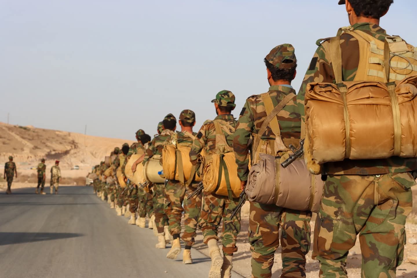 ضمن خطة التدريب القتالي.. مسير ميداني ناجح لأفراد اللواء الثاني دفاع شبوة ضمن خطة التدريب القتالي.. مسير ميداني ناجح لأفراد اللواء الثاني دفاع شبوة