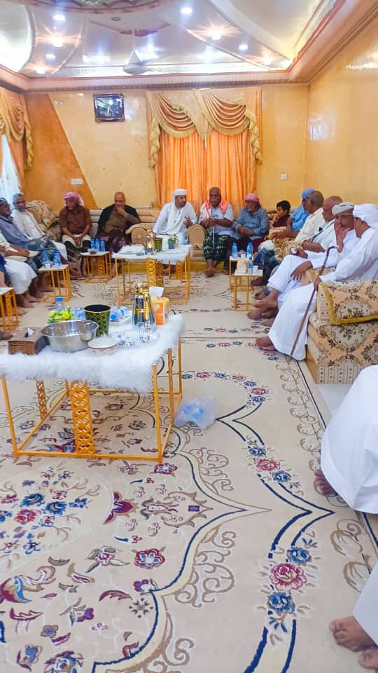 قبيلة آل غريِّب العوامر تهنىء الشيخ ناصر حسين بن خميس العامري تنصيبه مقدماً لقبيلة آل خميس العوامر قبيلة آل غريِّب العوامر تهنىء الشيخ ناصر حسين بن خميس العامري تنصيبه مقدماً لقبيلة آل خميس العوامر