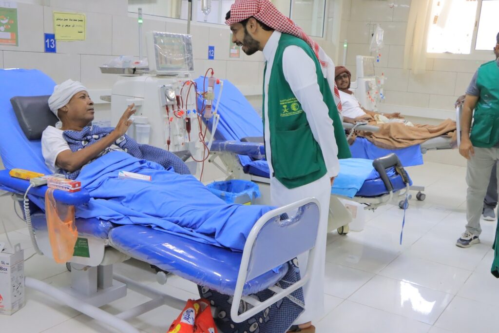 بتمويل مركز الملك سلمان وتنفيذ جمعية كلانا .. مدير مشروع تشغيل مركز فاطمة بابطين الطبي بسيئون يتابع سير العمل ويطلع على التقرير الربعي السادس من المرحلة الأولى من التشغيل بتمويل مركز الملك سلمان وتنفيذ جمعية كلانا .. مدير مشروع تشغيل مركز فاطمة بابطين الطبي بسيئون يتابع سير العمل ويطلع على التقرير الربعي السادس من المرحلة الأولى من التشغيل