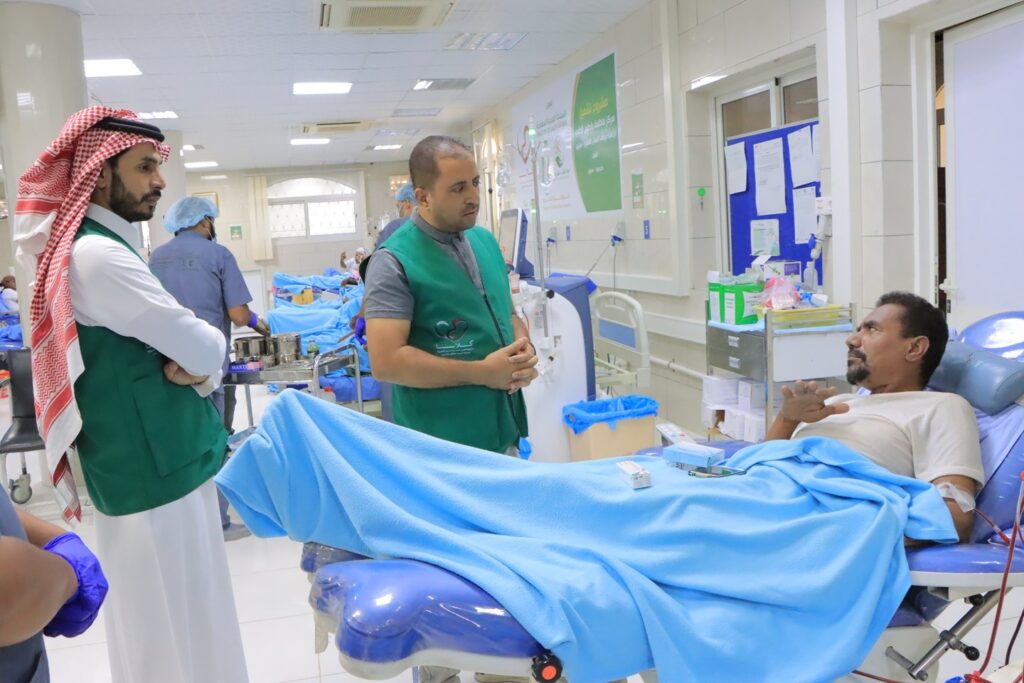 بتمويل مركز الملك سلمان وتنفيذ جمعية كلانا .. مدير مشروع تشغيل مركز فاطمة بابطين الطبي بسيئون يتابع سير العمل ويطلع على التقرير الربعي السادس من المرحلة الأولى من التشغيل بتمويل مركز الملك سلمان وتنفيذ جمعية كلانا .. مدير مشروع تشغيل مركز فاطمة بابطين الطبي بسيئون يتابع سير العمل ويطلع على التقرير الربعي السادس من المرحلة الأولى من التشغيل