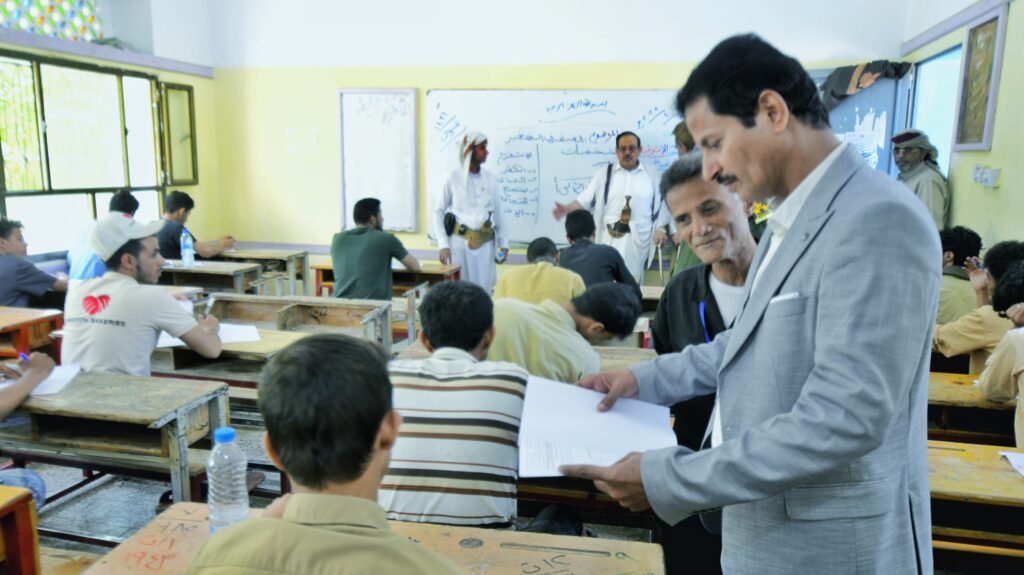 نائب وزير التربية"العباب" يدشن اختبارات الثانوية العامة بمأرب. نائب وزير التربية"العباب" يدشن اختبارات الثانوية العامة بمأرب.