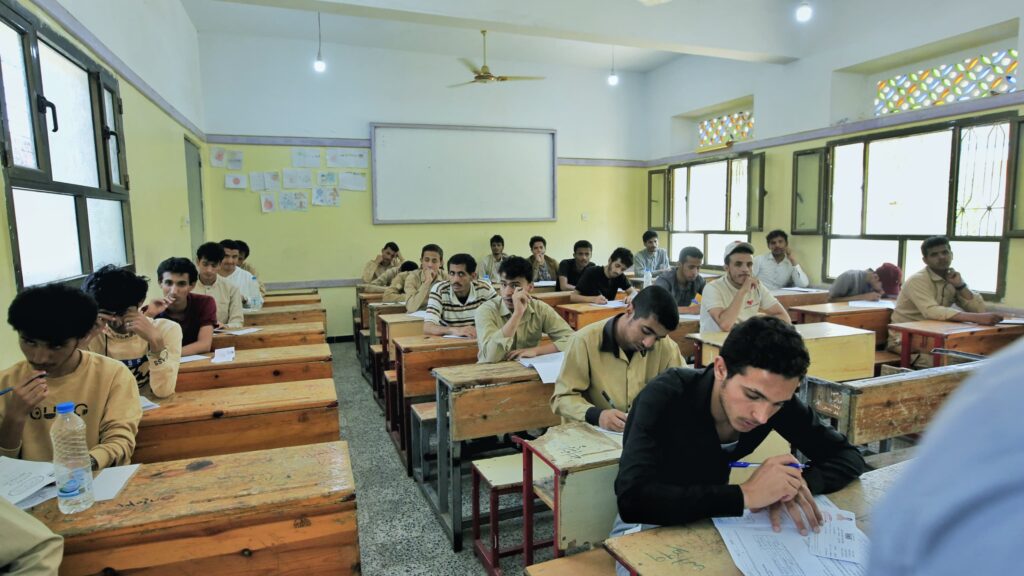 نائب وزير التربية"العباب" يدشن اختبارات الثانوية العامة بمأرب. نائب وزير التربية"العباب" يدشن اختبارات الثانوية العامة بمأرب.