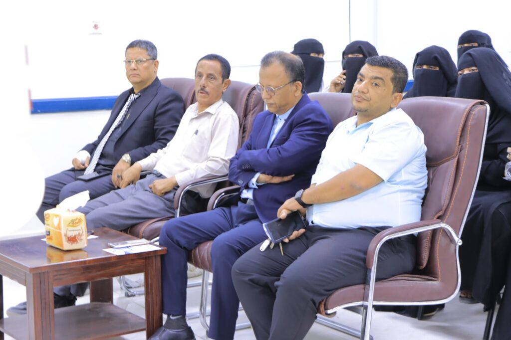 قابلات قسم الطوارئ التوليدية بهيئة مستشفى سيئون العام يحتفلن باليوم العالمي للقابلات قابلات قسم الطوارئ التوليدية بهيئة مستشفى سيئون العام يحتفلن باليوم العالمي للقابلات