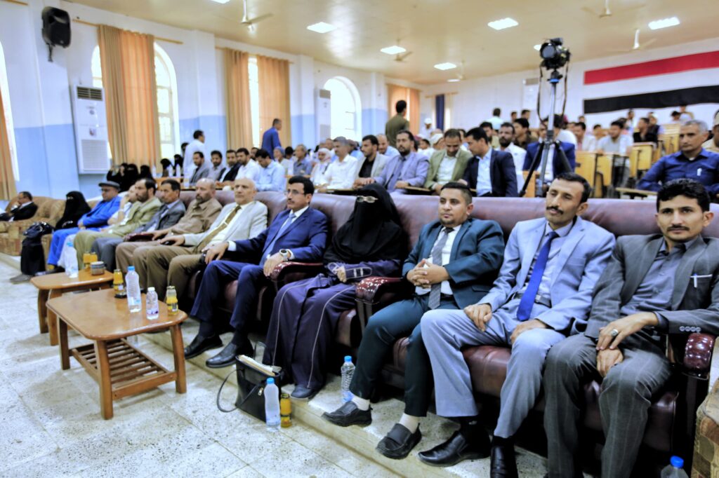 جامعة إقليم سبا تُكرم 92 موظفًا وعاملاً متميزًا احتفاءً بعيد العمال العالمي جامعة إقليم سبا تُكرم 92 موظفًا وعاملاً متميزًا احتفاءً بعيد العمال العالمي