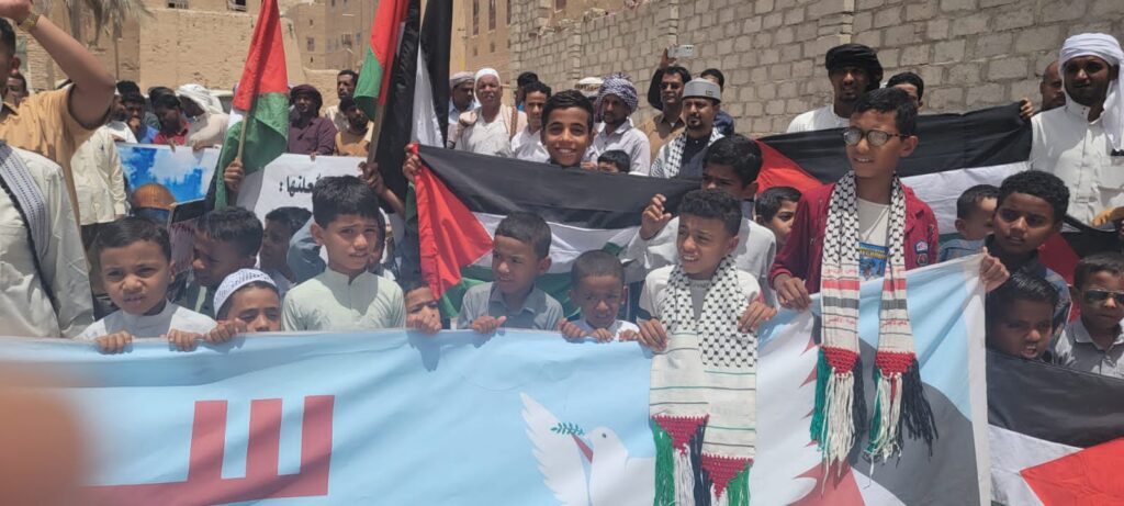 وقفة احتجاجية في تاربة تندد بالإبادة الجماعية في غزة وتدعو لنصرة المقاومة الفلسطينية "شاهد الصور" وقفة احتجاجية في تاربة تندد بالإبادة الجماعية في غزة وتدعو لنصرة المقاومة الفلسطينية "شاهد الصور"