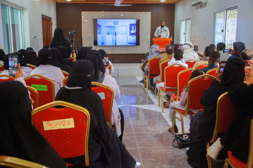 مكتب الصحة بالقطن يكرم قابلات المجتمع مكتب الصحة بالقطن يكرم قابلات المجتمع