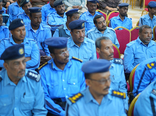 اختتام فعاليات أسبوع المرور العربي الموحد بوادي وصحراء حضرموت تحت شعار "تهمل .. أمامك حياة" - شاهد الصور اختتام فعاليات أسبوع المرور العربي الموحد بوادي وصحراء حضرموت تحت شعار "تهمل .. أمامك حياة" - شاهد الصور