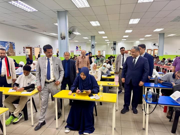 نائب وزير التربية والتعليم يَدشّن اختبارات الثانوية العامة لليمنيين في ماليزيا نائب وزير التربية والتعليم يَدشّن اختبارات الثانوية العامة لليمنيين في ماليزيا