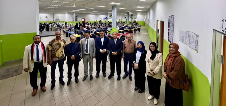 نائب وزير التربية والتعليم يَدشّن اختبارات الثانوية العامة لليمنيين في ماليزيا نائب وزير التربية والتعليم يَدشّن اختبارات الثانوية العامة لليمنيين في ماليزيا