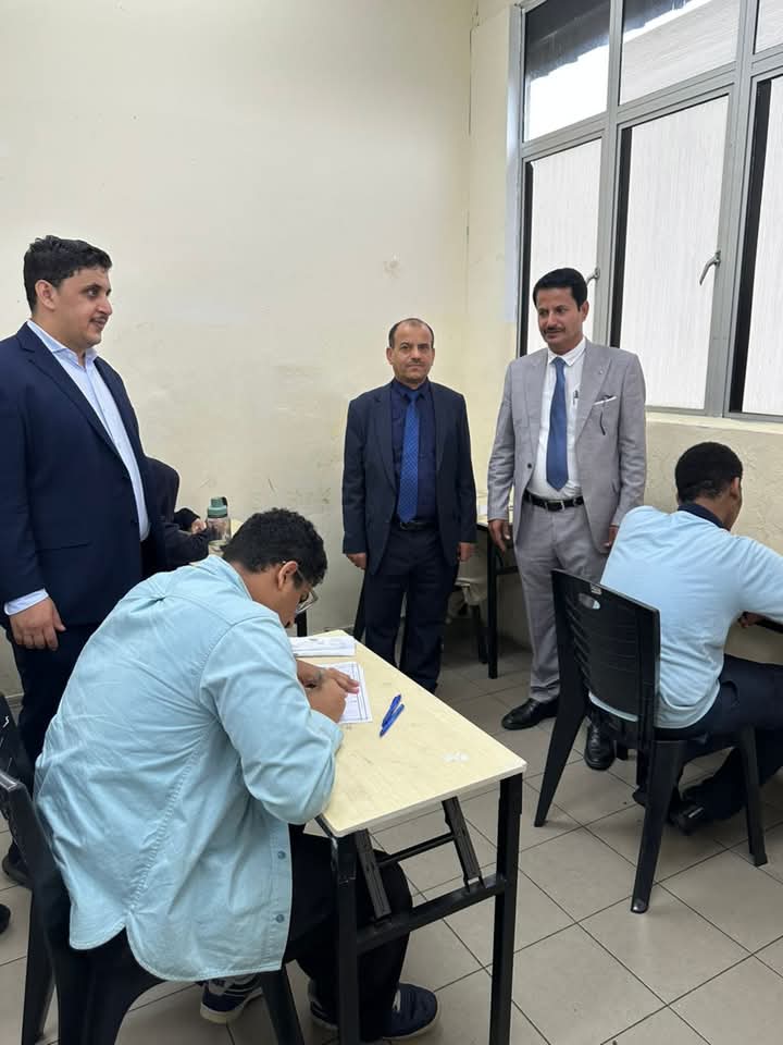 نائب وزير التربية والتعليم يَدشّن اختبارات الثانوية العامة لليمنيين في ماليزيا نائب وزير التربية والتعليم يَدشّن اختبارات الثانوية العامة لليمنيين في ماليزيا