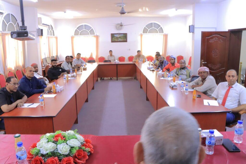 نظمتها غرفة تجارة وصناعة حضرموت الوادي بالتعاون مع وكالة تنمية المنشآت الصغيرة والاصغر وشركة الماسة الذهبية للجودة .. ورشة تعريفية بمعايير الجودة العالمية ISO تعقد بسيئون نظمتها غرفة تجارة وصناعة حضرموت الوادي بالتعاون مع وكالة تنمية المنشآت الصغيرة والاصغر وشركة الماسة الذهبية للجودة .. ورشة تعريفية بمعايير الجودة العالمية ISO تعقد بسيئون