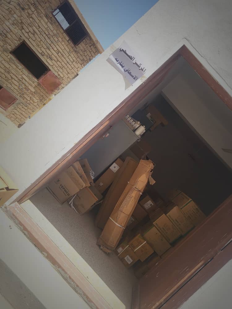 المركز الصحي الإسعافي بتاربة يتسلم أثاث ومستلزمات ومحاليل وريدية من مستودعات مكتب الصحة والسكان بالوادي والصحراء المركز الصحي الإسعافي بتاربة يتسلم أثاث ومستلزمات ومحاليل وريدية من مستودعات مكتب الصحة والسكان بالوادي والصحراء