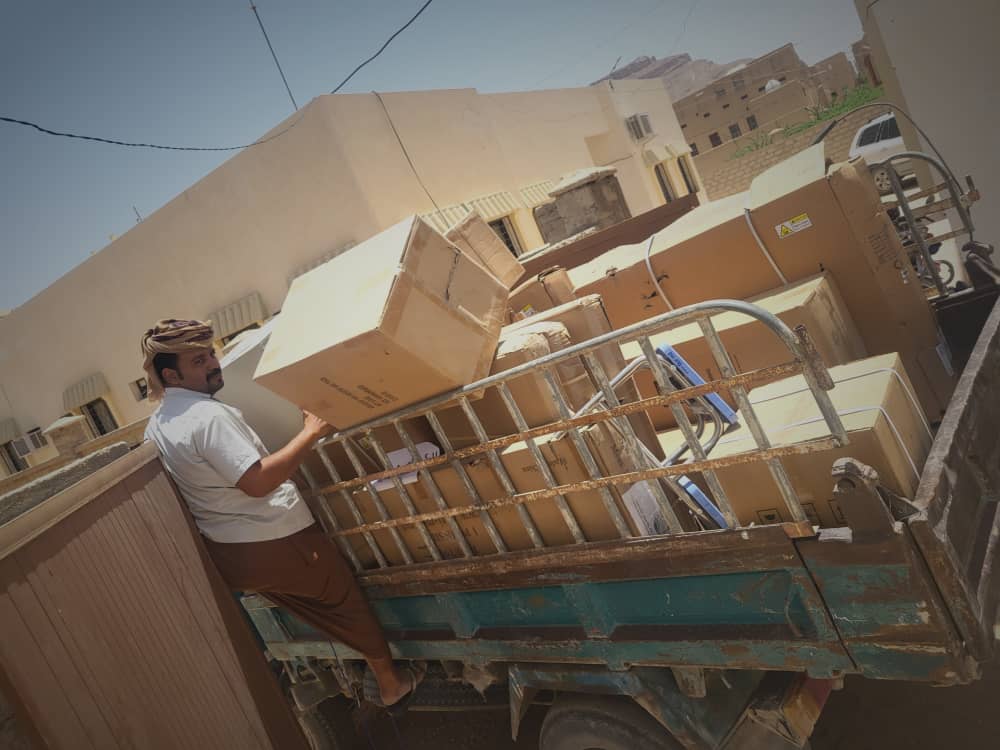 المركز الصحي الإسعافي بتاربة يتسلم أثاث ومستلزمات ومحاليل وريدية من مستودعات مكتب الصحة والسكان بالوادي والصحراء المركز الصحي الإسعافي بتاربة يتسلم أثاث ومستلزمات ومحاليل وريدية من مستودعات مكتب الصحة والسكان بالوادي والصحراء