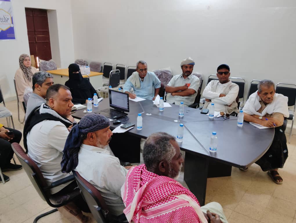 انعقاد حلقة نقاشية خول متحف مدينة شبام انعقاد حلقة نقاشية خول متحف مدينة شبام