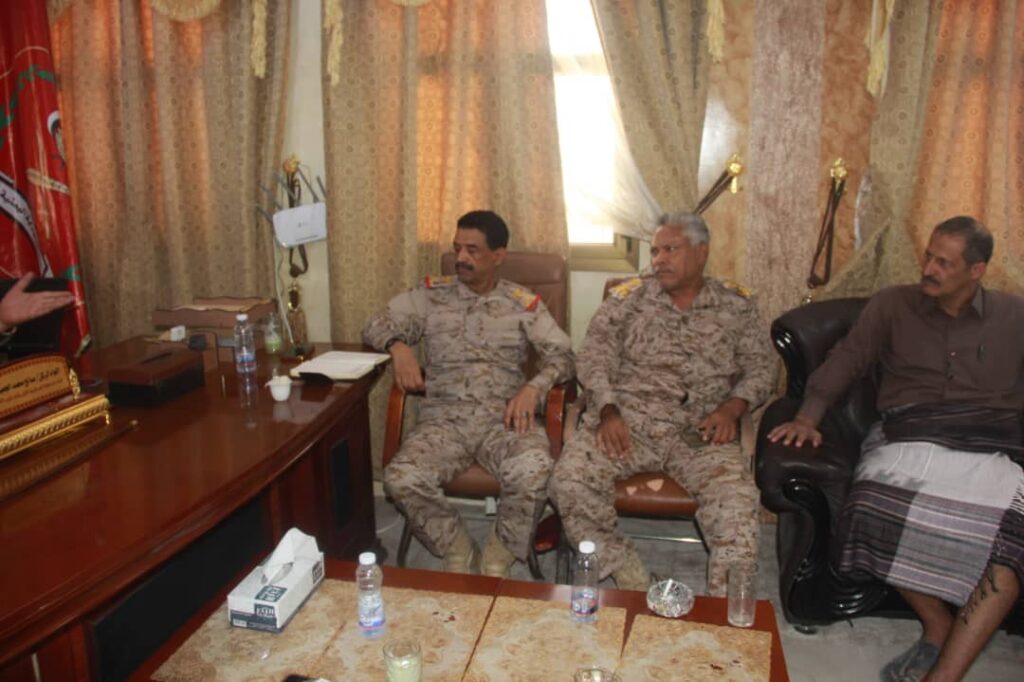 تنفيذًا لتوجيهات معالي وزير الدفاع الفريق الركن محسن الداعري: لجنة من وزارة الدفاع تزور قيادة المنطقة العسكرية الأولى تنفيذًا لتوجيهات معالي وزير الدفاع الفريق الركن محسن الداعري: لجنة من وزارة الدفاع تزور قيادة المنطقة العسكرية الأولى