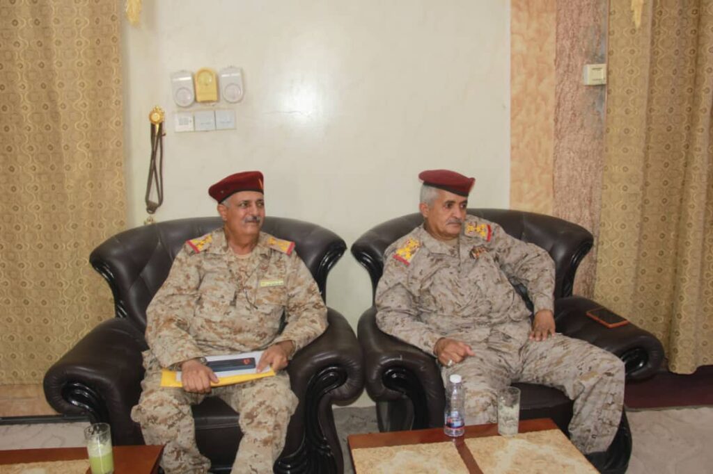 تنفيذًا لتوجيهات معالي وزير الدفاع الفريق الركن محسن الداعري: لجنة من وزارة الدفاع تزور قيادة المنطقة العسكرية الأولى تنفيذًا لتوجيهات معالي وزير الدفاع الفريق الركن محسن الداعري: لجنة من وزارة الدفاع تزور قيادة المنطقة العسكرية الأولى