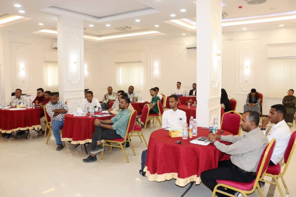 تدشين الدورة التدريبية "إجراءات المناقصات وتنفيذ المشاريع" لموظفي شركة النفط بوادي حضرموت تدشين الدورة التدريبية "إجراءات المناقصات وتنفيذ المشاريع" لموظفي شركة النفط بوادي حضرموت