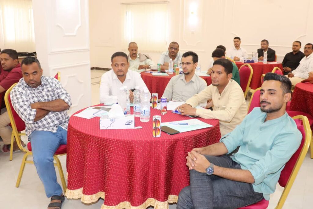 تدشين الدورة التدريبية "إجراءات المناقصات وتنفيذ المشاريع" لموظفي شركة النفط بوادي حضرموت تدشين الدورة التدريبية "إجراءات المناقصات وتنفيذ المشاريع" لموظفي شركة النفط بوادي حضرموت