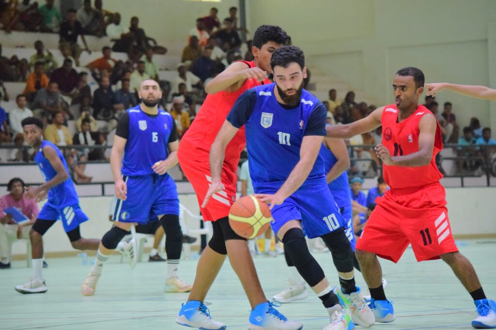 تضامن حضرموت يحسم التأهل إلى الدرجة الأولى بعد تفوقه على وحدة تريم في قمة ختام تجمع سيئون. تضامن حضرموت يحسم التأهل إلى الدرجة الأولى بعد تفوقه على وحدة تريم في قمة ختام تجمع سيئون.