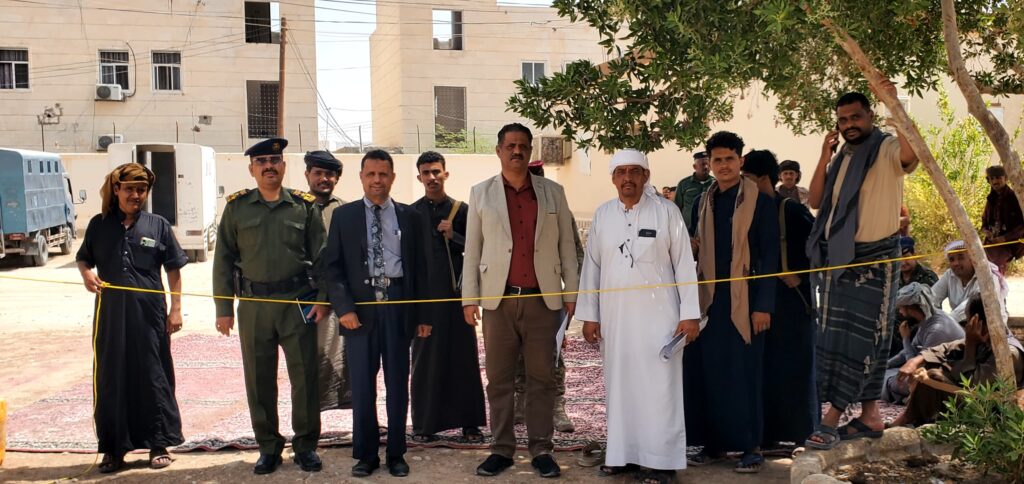 شرطة حضرموت الوادي والصحراء والنيابة العامة تنفذان حكم قصاص بالاعدام في المحكوم عليه ناصر علي ناصر الكلدي شرطة حضرموت الوادي والصحراء والنيابة العامة تنفذان حكم قصاص بالاعدام في المحكوم عليه ناصر علي ناصر الكلدي