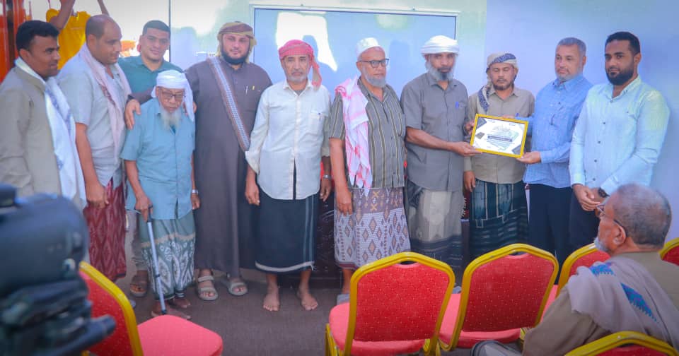 بتمويل "مؤسسة الثواب" افتتاح مدرسة "دار إبن العباس" لتعليم القرآن الكريم والعلوم الشرعية بمنطقة العقاد بالقطن "صور" بتمويل "مؤسسة الثواب" افتتاح مدرسة "دار إبن العباس" لتعليم القرآن الكريم والعلوم الشرعية بمنطقة العقاد بالقطن "صور"