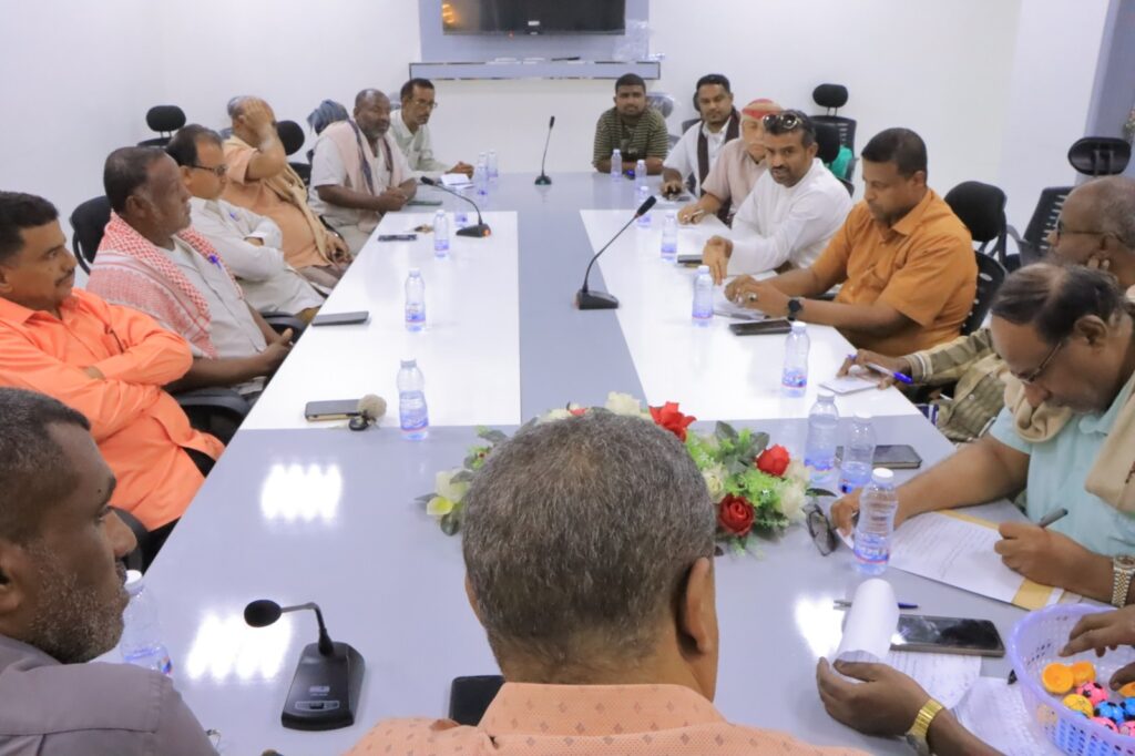 اجتماع فني واجراء القرعة لكأس الفرع لأندية حضرموت الوادي لكرة القدم اجتماع فني واجراء القرعة لكأس الفرع لأندية حضرموت الوادي لكرة القدم