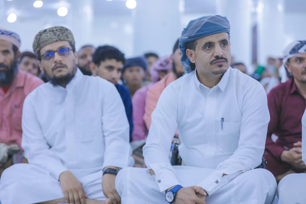 برعاية المحافظ ابن الوزير شبوة تحتفي بتخريج 30 حافظًا للقرآن الكريم وتكريم 179 طالبًا متميزًا في حفل قرآني كبير برعاية المحافظ ابن الوزير شبوة تحتفي بتخريج 30 حافظًا للقرآن الكريم وتكريم 179 طالبًا متميزًا في حفل قرآني كبير