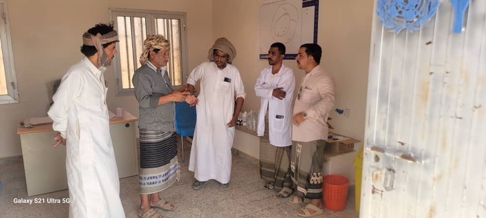 نائب مدير عام الصحه العامري يطلع على سير العمل بالوحده الصحيه بمنطقة الوهد بمديرية العبر نائب مدير عام الصحه العامري يطلع على سير العمل بالوحده الصحيه بمنطقة الوهد بمديرية العبر