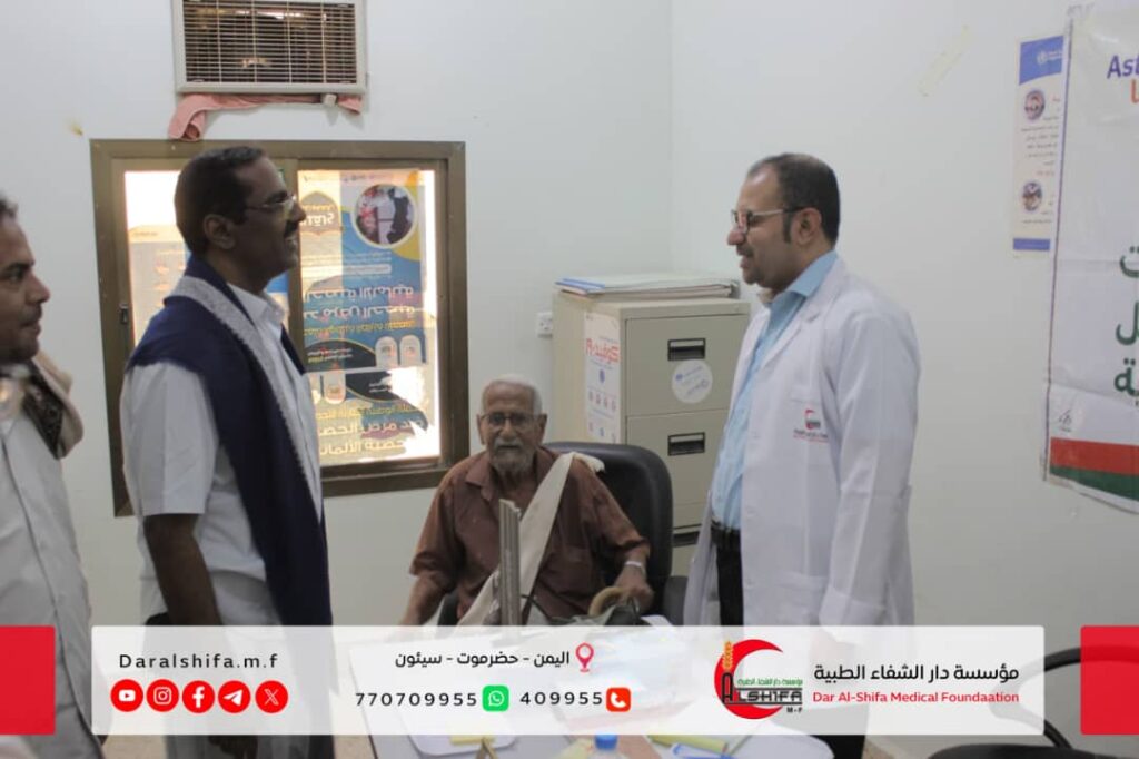 خطوة جديدة نحو آفاق العطاء الإنساني .. ورعاية المرضى في المناطق النائية200 حالة مستفيدة من القافلة الطبية التي سيّرتها مؤسسة دار الشفاء الطبية إلى المركز الصحي بمنطقة "صنَاء" بمديرية رخية، صباح اليوم الخميس 29 مايو 2025م. خطوة جديدة نحو آفاق العطاء الإنساني .. ورعاية المرضى في المناطق النائية200 حالة مستفيدة من القافلة الطبية التي سيّرتها مؤسسة دار الشفاء الطبية إلى المركز الصحي بمنطقة "صنَاء" بمديرية رخية، صباح اليوم الخميس 29 مايو 2025م.