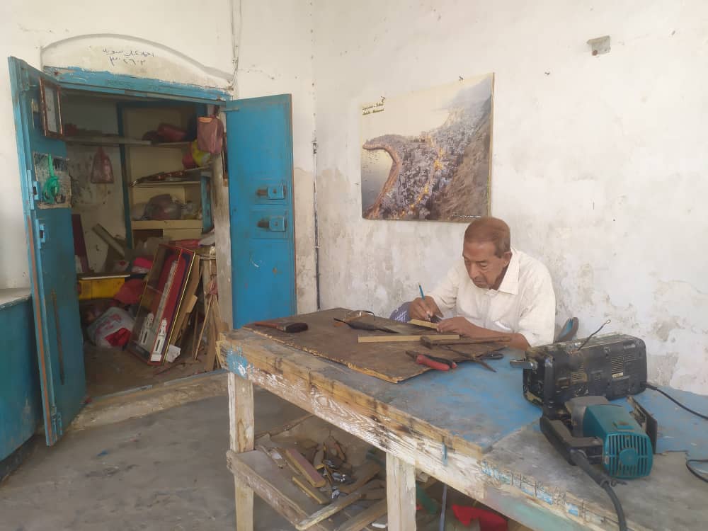 أحمد سويد ينحت معالم المكلا ليصبح هو من معالمها! أحمد سويد ينحت معالم المكلا ليصبح هو من معالمها!