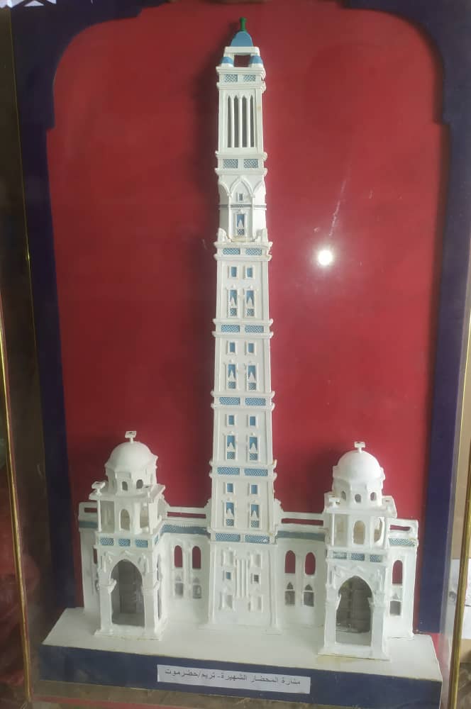 أحمد سويد ينحت معالم المكلا ليصبح هو من معالمها! أحمد سويد ينحت معالم المكلا ليصبح هو من معالمها!