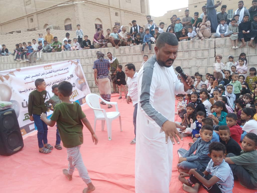 مهرجان عيد الصغيرين التراثي الخامس للعام 1446هـ بمنطقتي الروضة و أعلا الروضة بالقطن "شاهد الصور" مهرجان عيد الصغيرين التراثي الخامس للعام 1446هـ بمنطقتي الروضة و أعلا الروضة بالقطن "شاهد الصور"