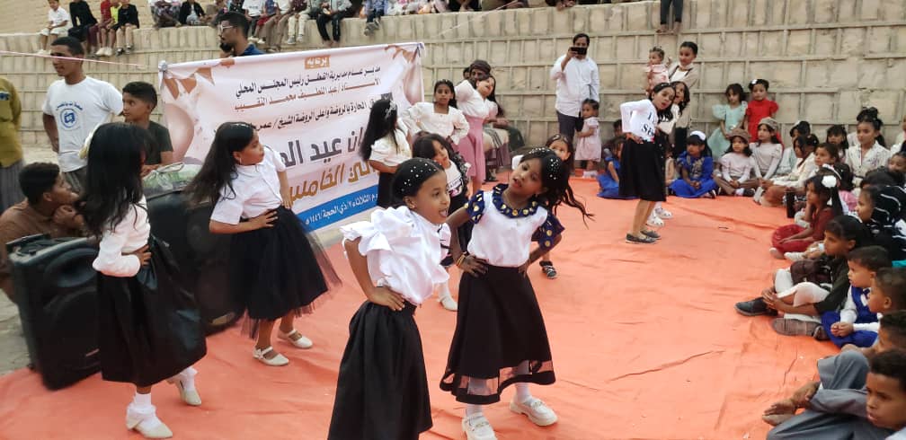 مهرجان عيد الصغيرين التراثي الخامس للعام 1446هـ بمنطقتي الروضة و أعلا الروضة بالقطن "شاهد الصور" مهرجان عيد الصغيرين التراثي الخامس للعام 1446هـ بمنطقتي الروضة و أعلا الروضة بالقطن "شاهد الصور"