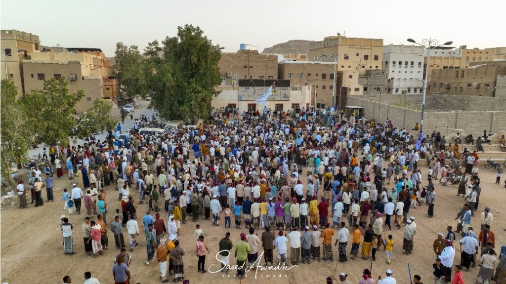 بحضور مستشار الوزير ومدير الثقافة بالمديرية حارة المحيضرة بتريم تحتفل بمطلعها السنوي الحادي والثلاثون "شاهد الصور" بحضور مستشار الوزير ومدير الثقافة بالمديرية حارة المحيضرة بتريم تحتفل بمطلعها السنوي الحادي والثلاثون "شاهد الصور"