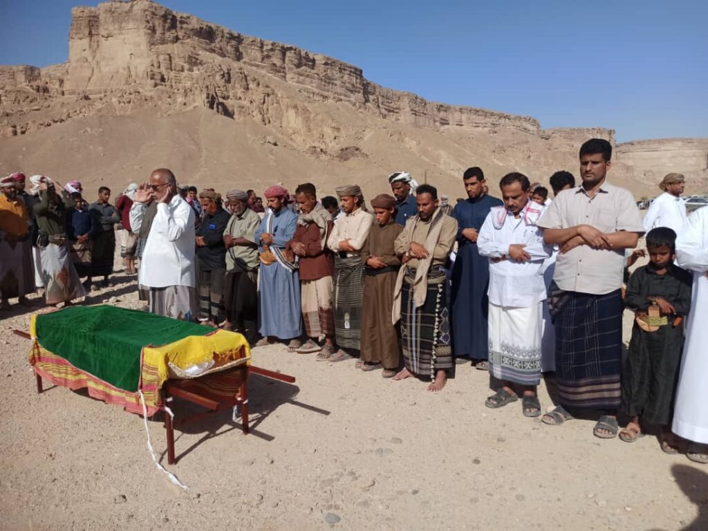 تشييع مهيب لفقيد الوطن والإصلاح بلخير بادعام في مديرية رخية بوادي حضرموت تشييع مهيب لفقيد الوطن والإصلاح بلخير بادعام في مديرية رخية بوادي حضرموت