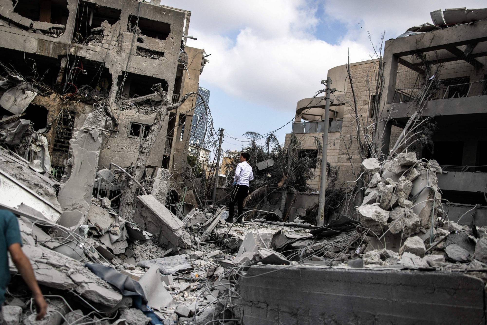 مواقف متباينة في صنعاء حول الحرب الإيرانية - الإسرائيلية مواقف متباينة في صنعاء حول الحرب الإيرانية - الإسرائيلية