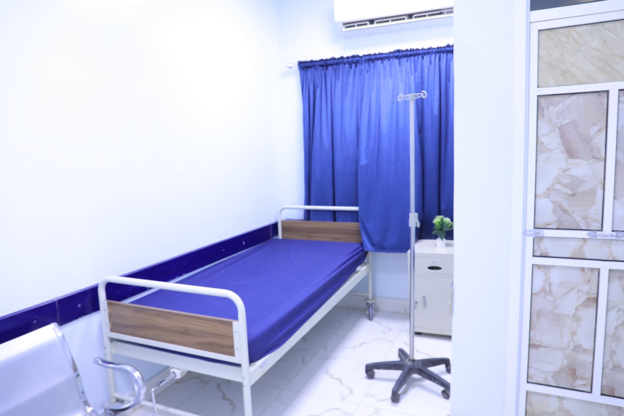 الوكيل العامري يفتتح قسم النساء العام بهيئة مستشفى سيئون العام بعد إعادة تأهيليه الوكيل العامري يفتتح قسم النساء العام بهيئة مستشفى سيئون العام بعد إعادة تأهيليه