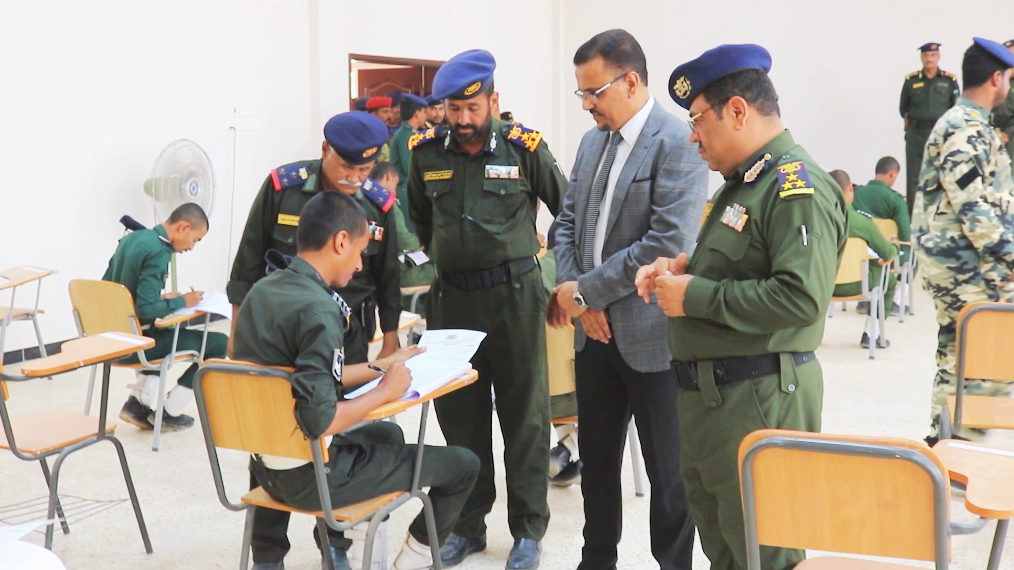 الأمين العام لمحلي حضرموت يدشّن امتحانات الفصل الدراسي الثاني للمستويين الثاني والرابع بكلية الشرطة للعام الدراسي 2024-2025م الأمين العام لمحلي حضرموت يدشّن امتحانات الفصل الدراسي الثاني للمستويين الثاني والرابع بكلية الشرطة للعام الدراسي 2024-2025م