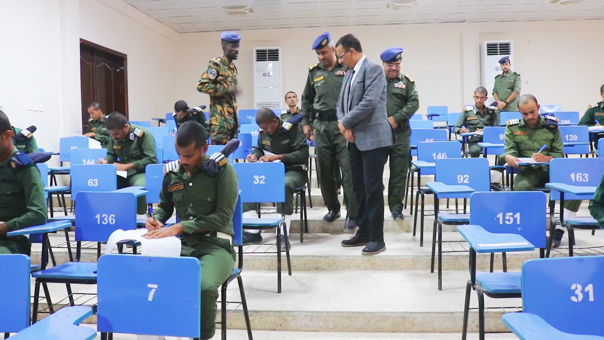الأمين العام لمحلي حضرموت يدشّن امتحانات الفصل الدراسي الثاني للمستويين الثاني والرابع بكلية الشرطة للعام الدراسي 2024-2025م الأمين العام لمحلي حضرموت يدشّن امتحانات الفصل الدراسي الثاني للمستويين الثاني والرابع بكلية الشرطة للعام الدراسي 2024-2025م
